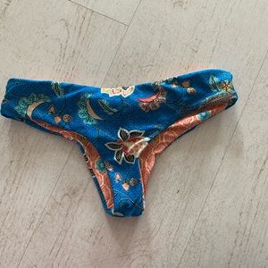 Reversible billabong bottoms